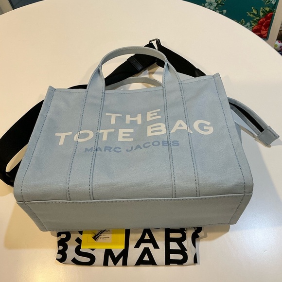 MARC JACOBS THE CANVAS MEDIUM TOTE BAG IN CLOUD BLUE  PERFECT CONDITION - Picture 2 of 15